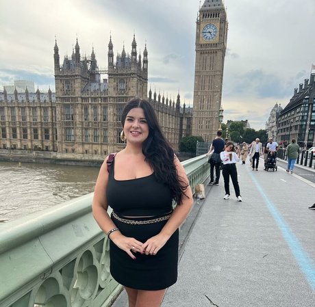 Terrisa Bukovinac model hot img