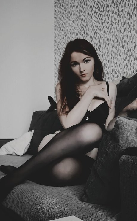 Littlegirldwarf high quality star photos