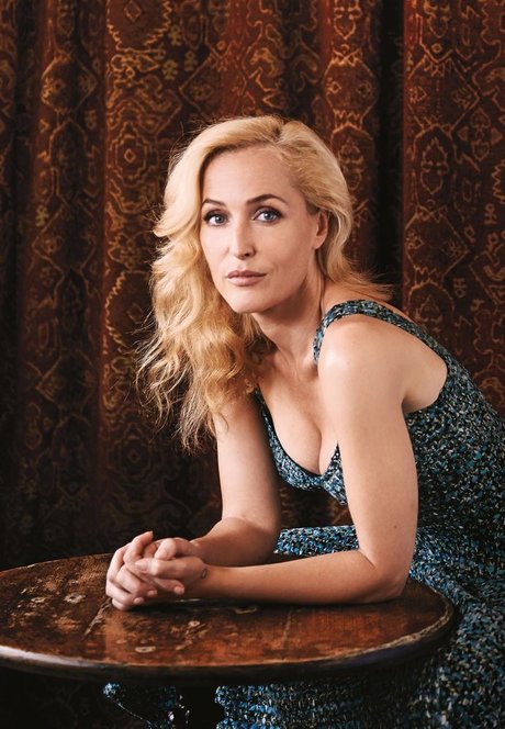 Gillian Anderson actress pic
