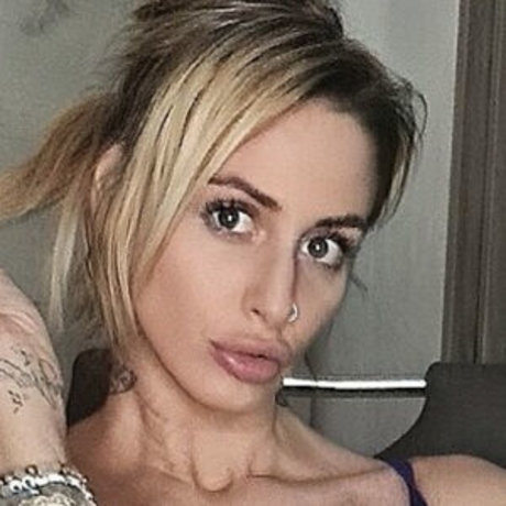 Tina Thompson naked pornstar gallery