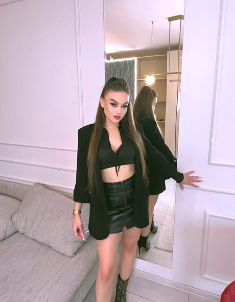 renatabianca1 nice actress pic