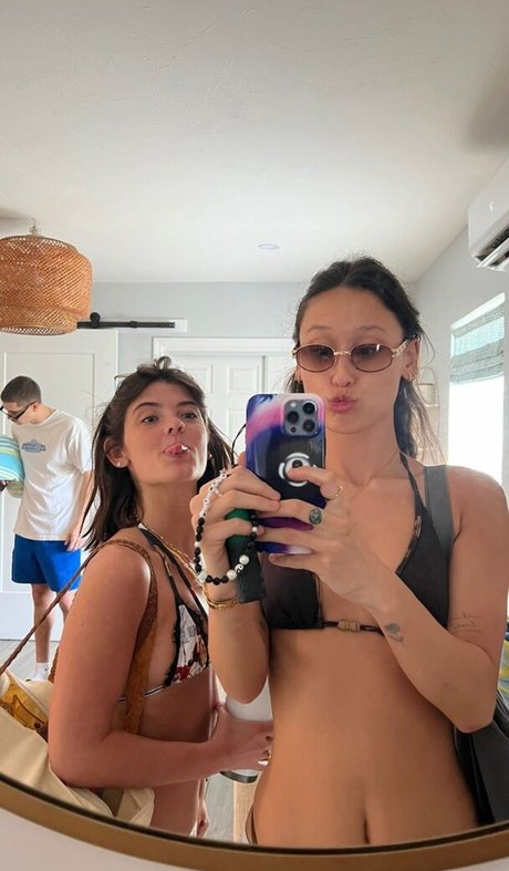 Schlenker Sisters star nudes pic