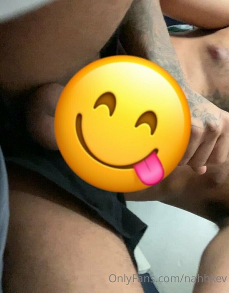 nahhkev pornstar erotic pic