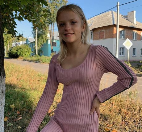 Dasha Ozornica exclusive star pictures