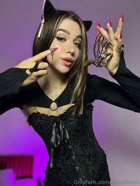 samaltham model hot pics