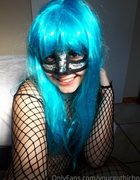 yourgothicho perfect model pics