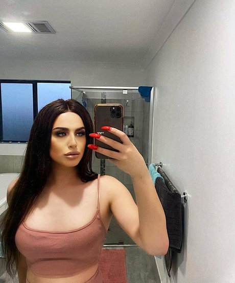 candicev77 naked model pic