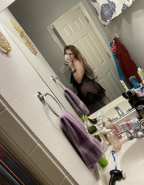 nikoletlarie pornstar pretty img