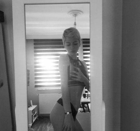 Busra cabuk art star archive