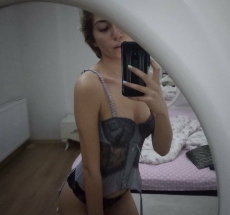 Busra cabuk art model archive