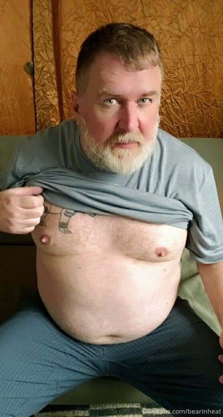 bearinheat model naked photos