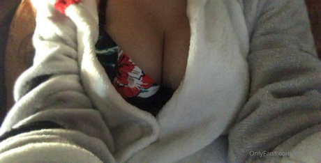 bzbckup model pretty images