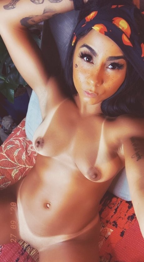 jizzgooglezmfc model erotic picture