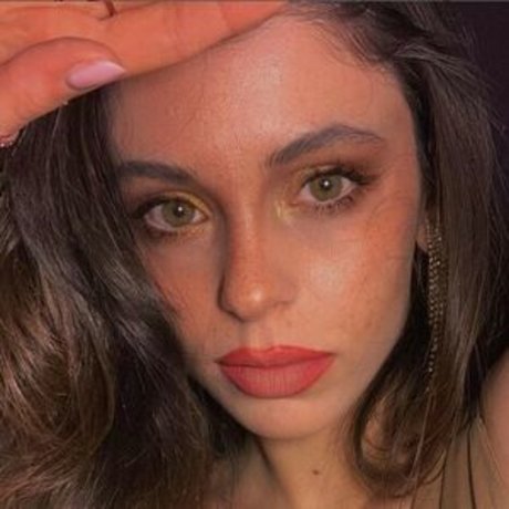 covonemiyy pornographic model img