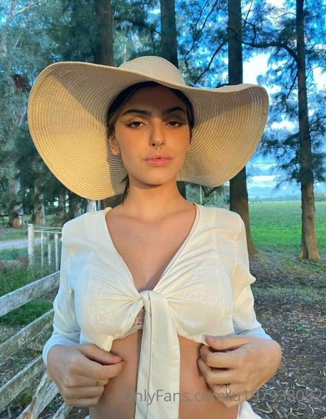 desire bunny model porn photos