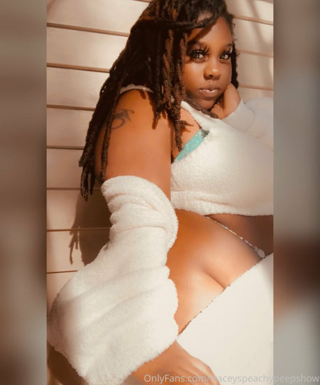 thefamouspeachesandcream nude star images