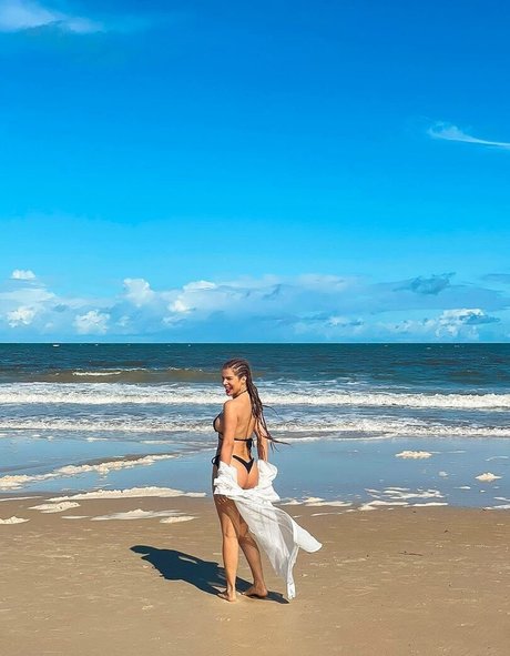 Vanessa Da Mata sexy pornstar img