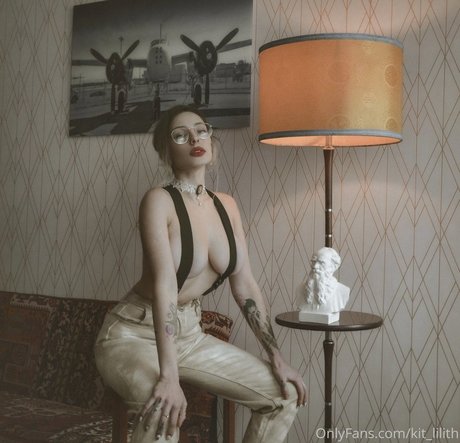 Kit Lilith erotic actress picture