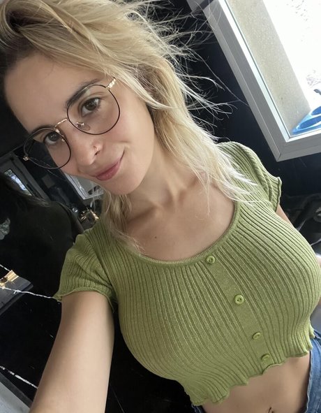 Britneybabe11 adult star pictures