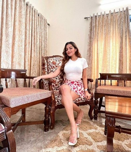 Simran Kaur Hundal pornstar beautiful picture