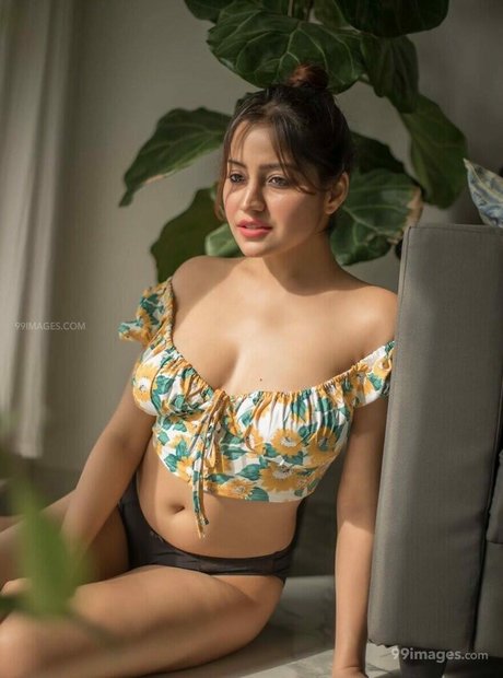 Simran Kaur Hundal actress images