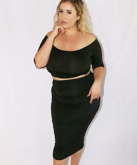 Lo Sangstaaa pornstar sexy picture