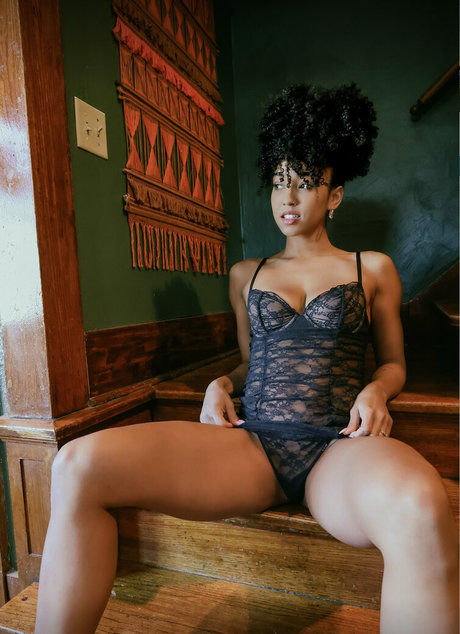 Victoria Esteve nice pornstar image