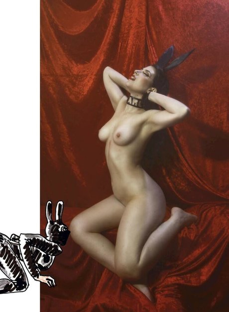 Margaux Laurens naked model photo