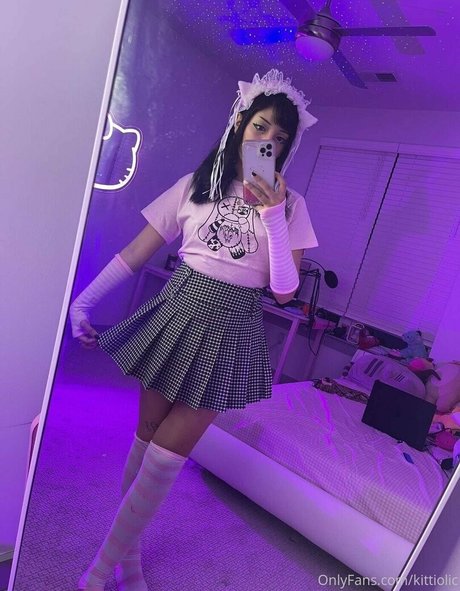 Kittiolic naked actress photos