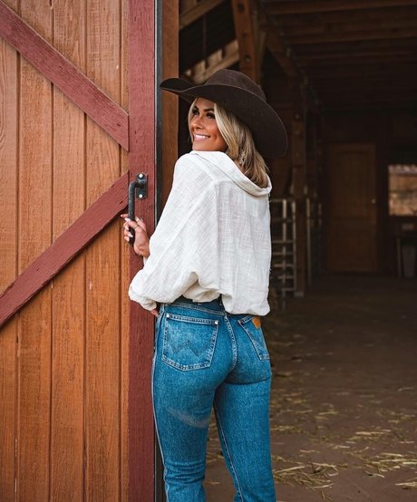 Chloe Trujillo model best pic