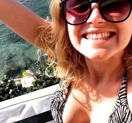 Eliza Taylor nudes model image