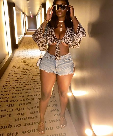 NonnieBaby star best pic