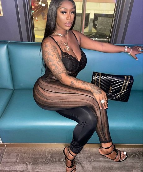 NonnieBaby sexy actress img