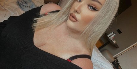 Emily Gillick sexy model images