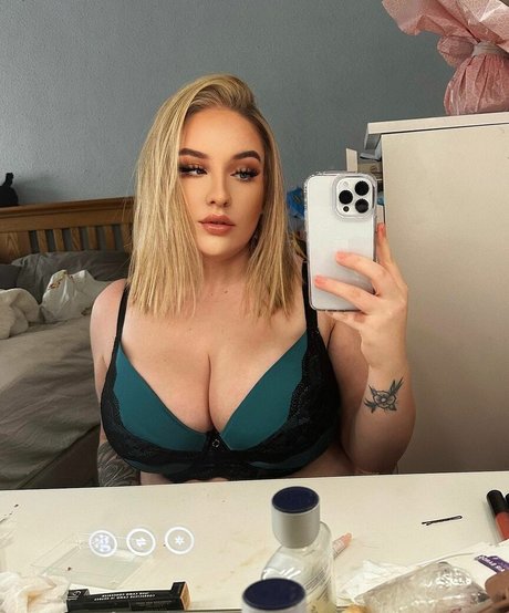 Emily Gillick nude actress image