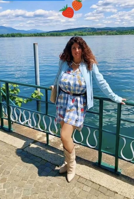 Betty LaRouge pornstar naked galleries