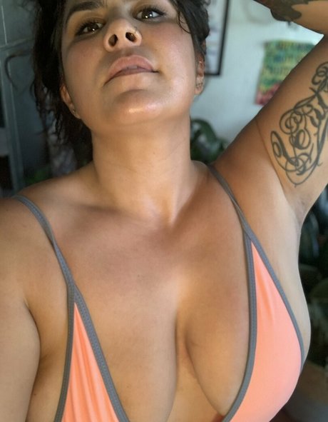 queenofcali art star picture