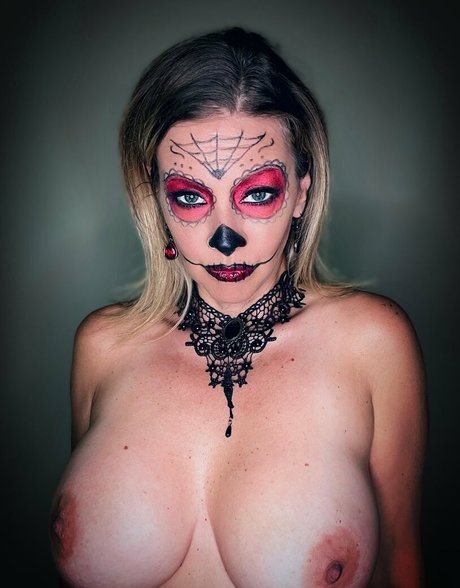 ellelyon exclusive pornstar xxx gallery