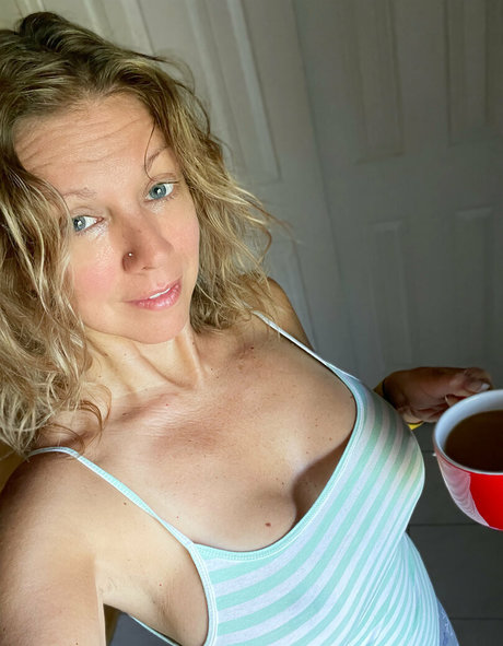 ellelyon exclusive pornstar nice pics