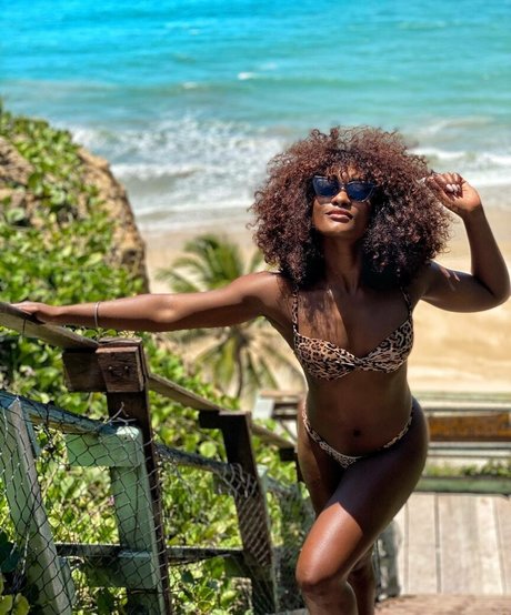 Erika Januza xxx star pics