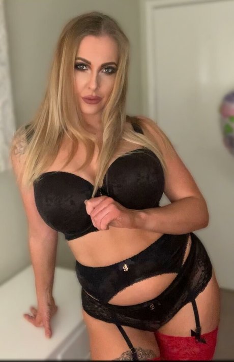 swinger milf onlyfans art nude img