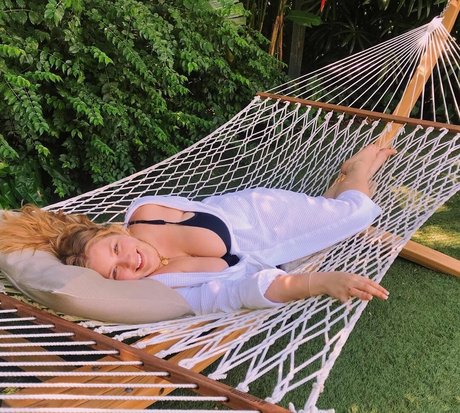 Amanda R pornstar high quality gallery