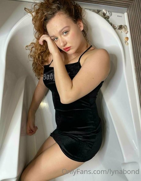 lynabond pornstar exclusive photos