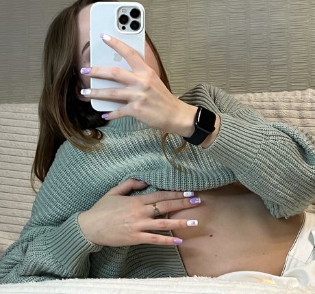 saucensta adult model picture