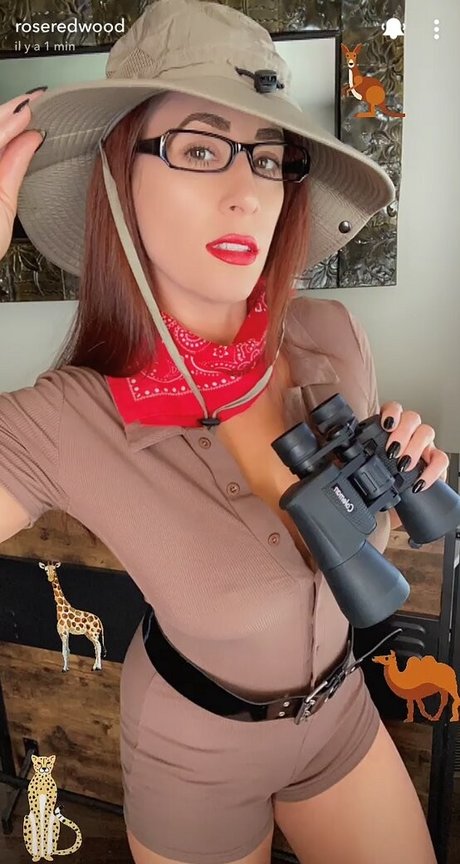 milf glasses onlyfans top image