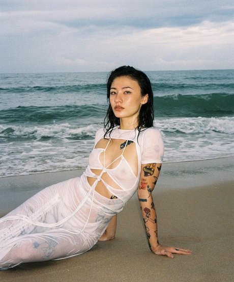 naomiroestel model beautiful pics