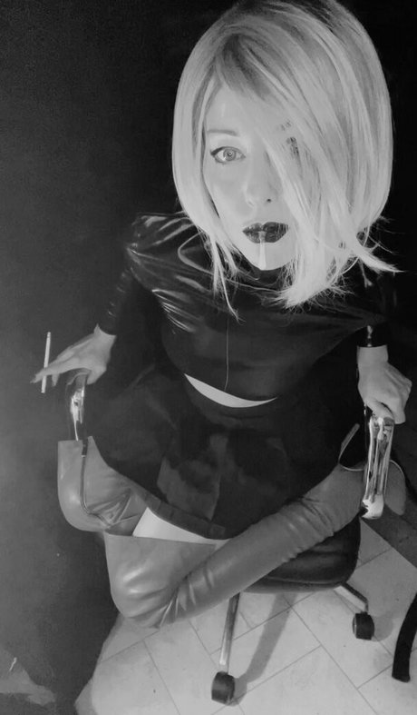 smokingqueenalina pornographic star images