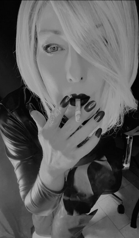 smokingqueenalina exclusive actress galleries