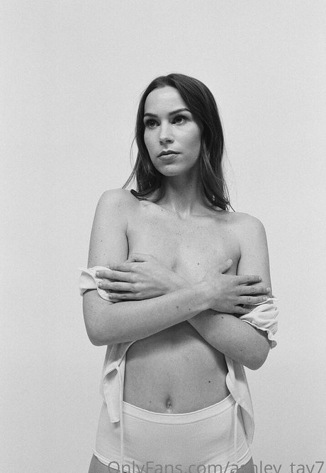 ashley tay7 sex model pic