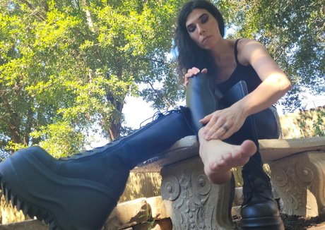 maemerciless model art pics